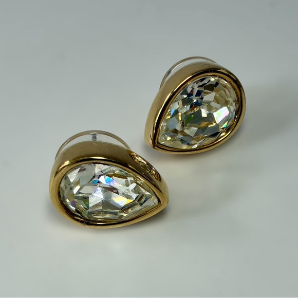 Vintage Swarovski Signed S.A.L Teardrop Crystal Gold-Tone Stud Earrings - Picture 3 of 10
